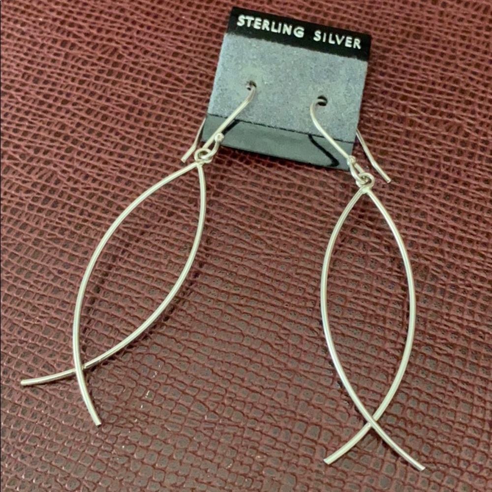 Minimalist Wire Earrings. - Picture 2 of 2